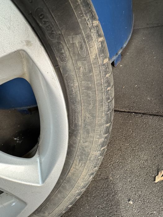 Vand cauciucuri bmw pe 17 vara si bara spate e92