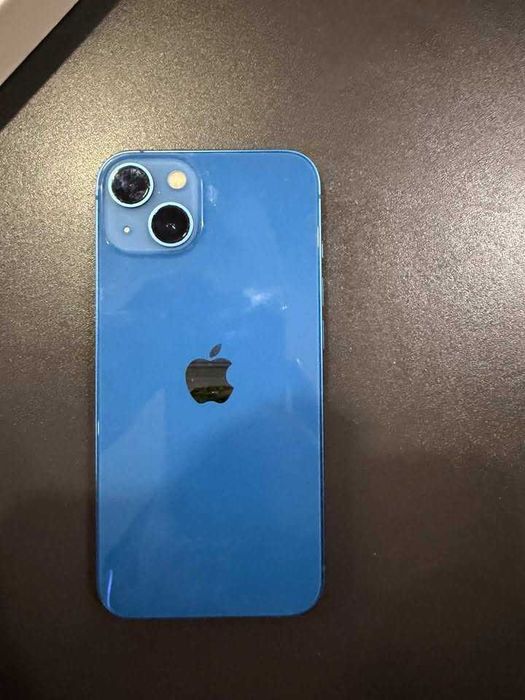 Телефон Iphone 13 128GB Син + зарядно за телефона