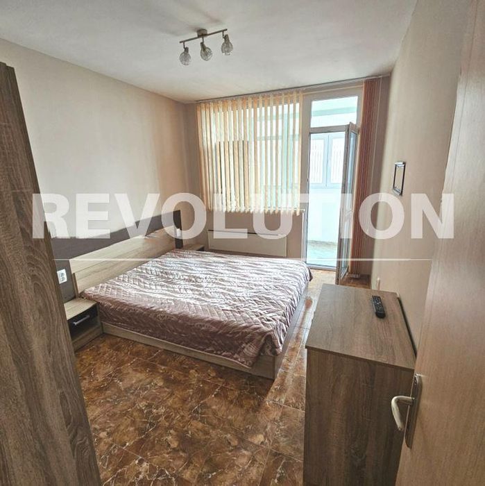 Двустаен апартамент в района на Погреби!