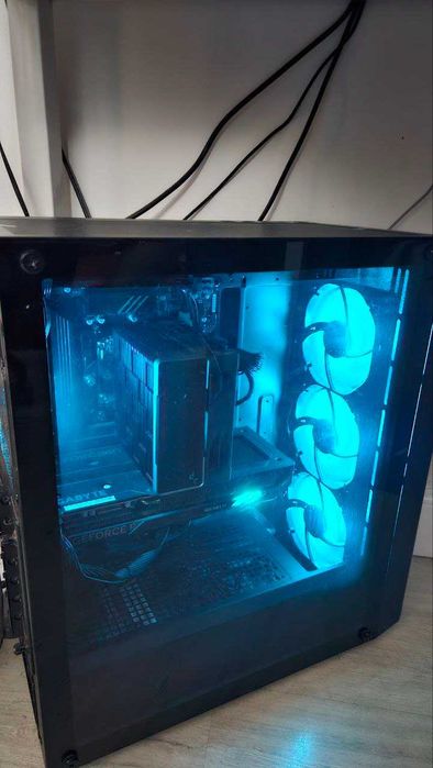 Игровой компьютер почти новый