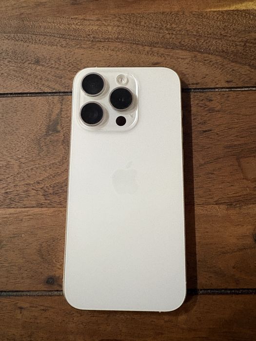 Iphone 15 pro White Titanium
