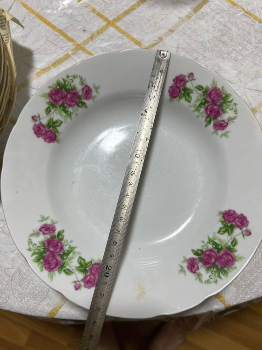 Продам набор тарелок