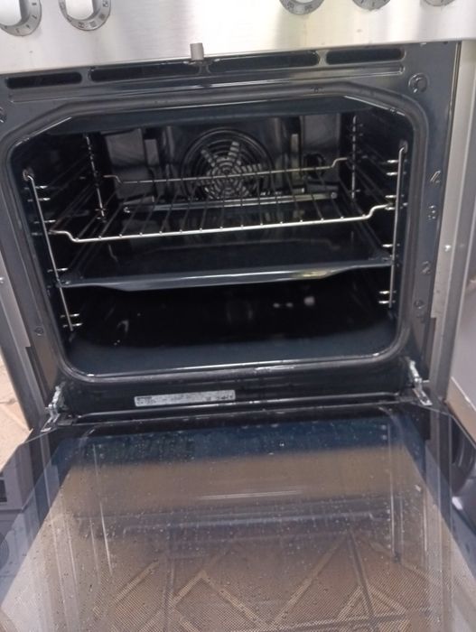 Иноксова свободно стояща печка с керамичен плот Gorenje с 2 години Гаранция