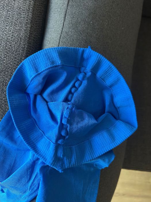 Colanti albastru electrizant