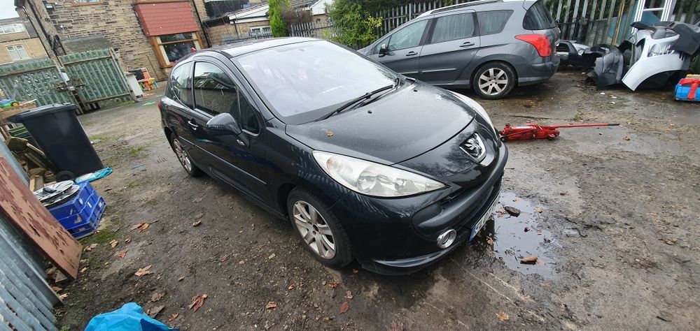 Пежо 207 1.6 бензин на части