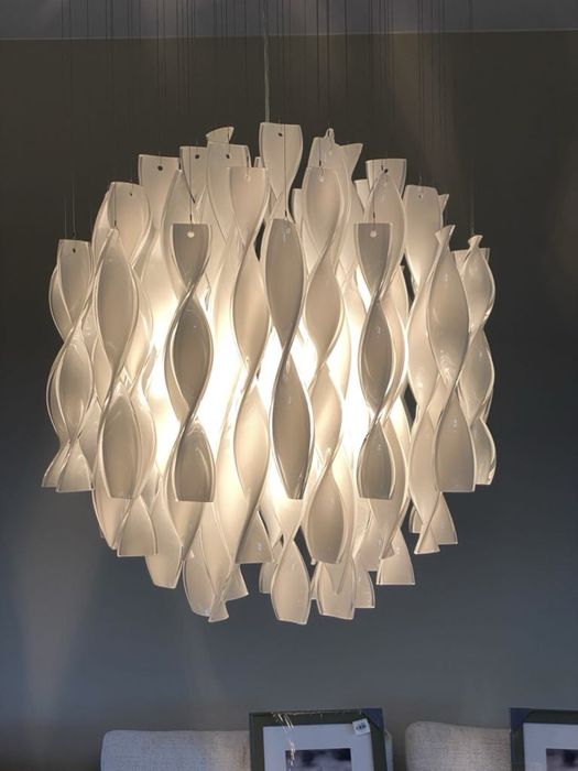 Изключително красив дизайнерски  стъклен лампион