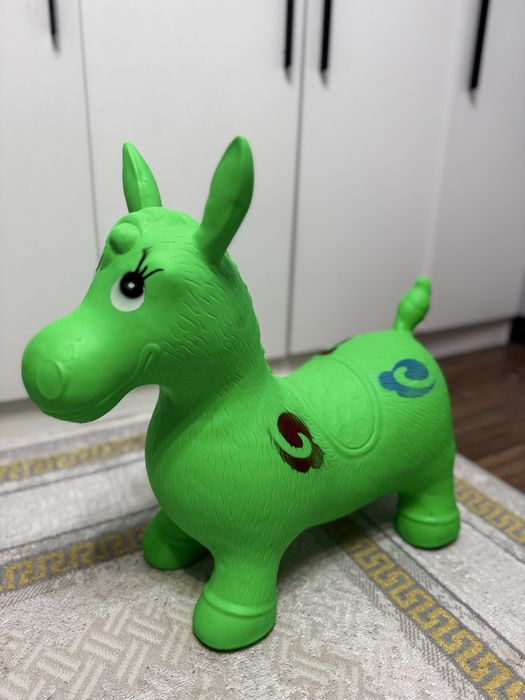 Продам резиновую игрушку ослик