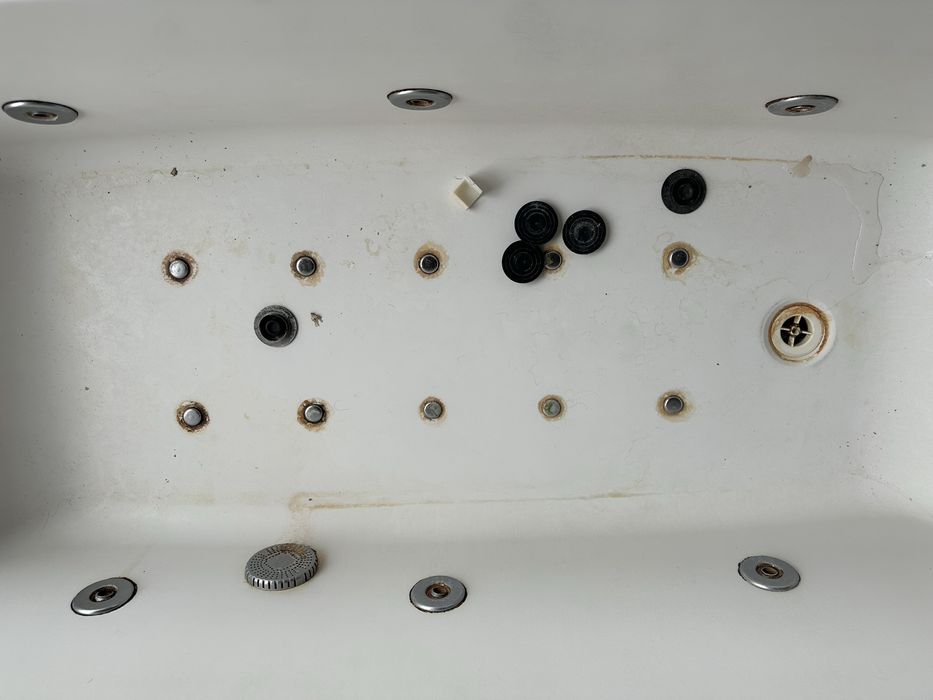 Cada cu hidromasaj, jacuzzi, vana