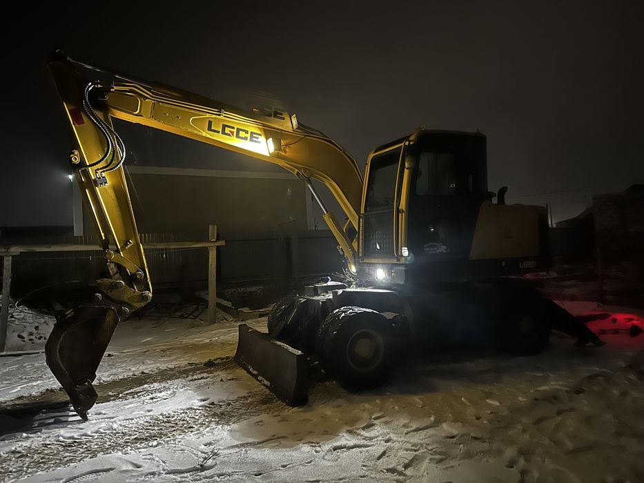 Аренда колесный экскаватор