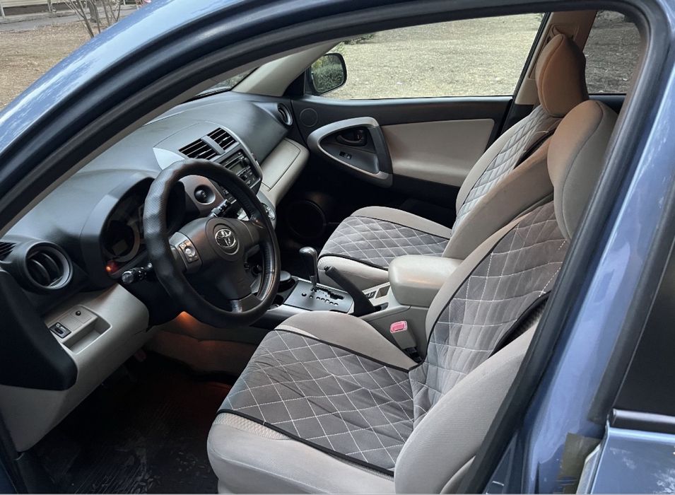 Продам Toyota RAV4