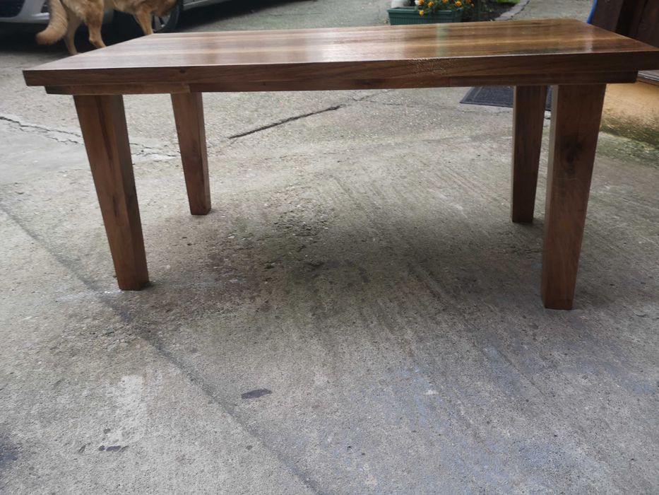 vand masa din lemn de nuc