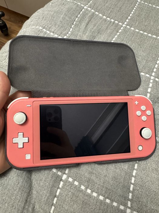 Nintendo Switch Lite (прошитая)