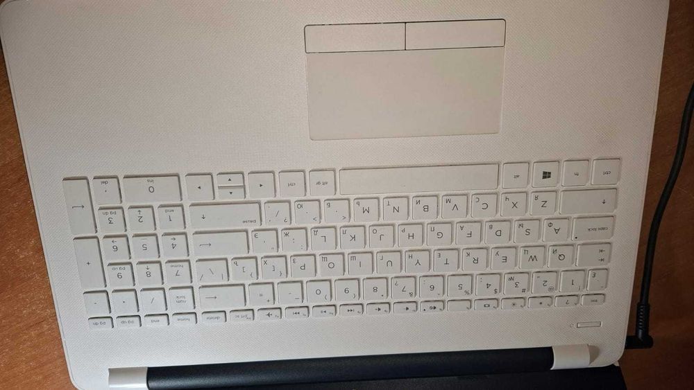 Ноутбук HP 15-bw030ur