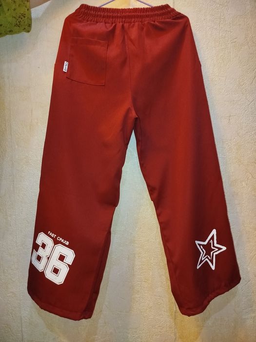 Бордовые брюки в стиле y2k