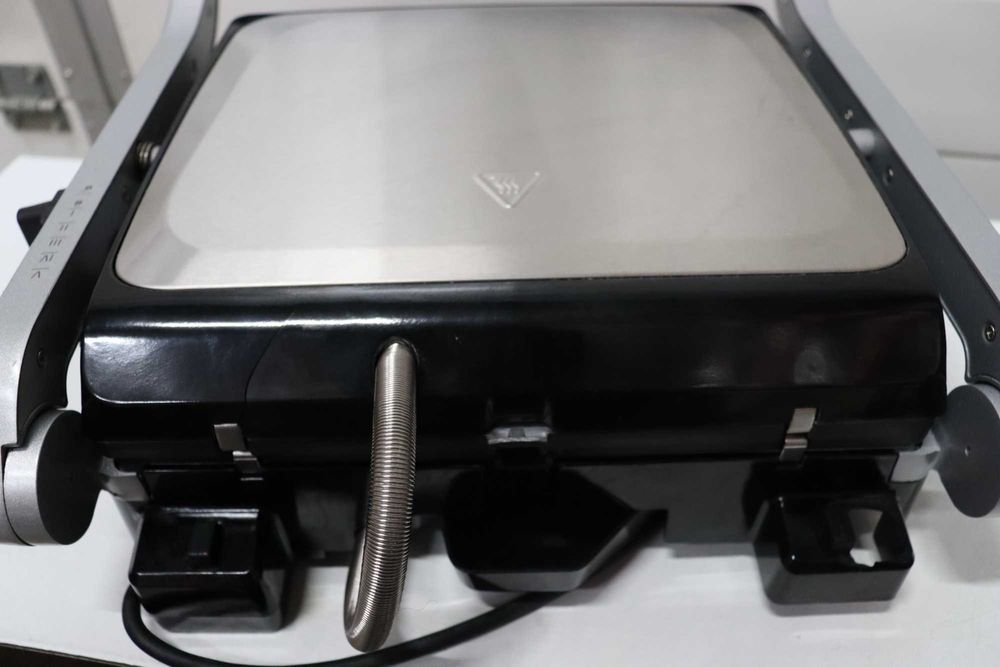 Контактна скара Philips - Регулируема температура 60°C - 200°C. Голяма повърхност за готвене и висока мощност. Подвижни незалепващи плочи  (HD6301/90)