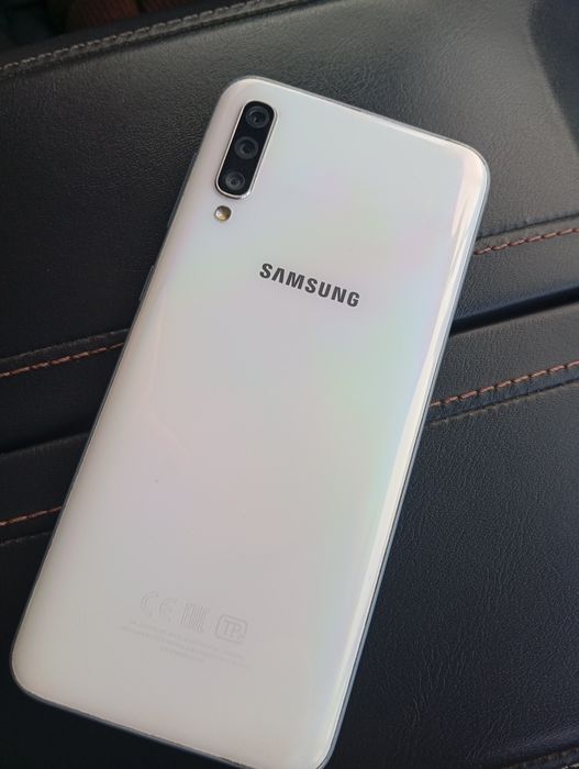 Самсунг А50 64 гб