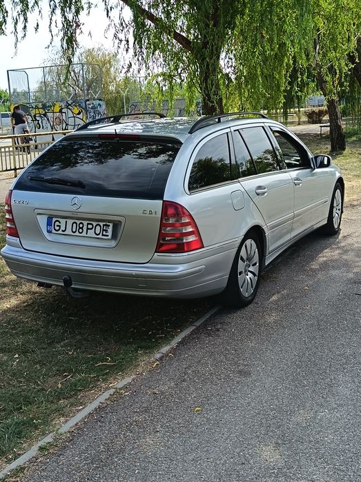 Mercedes  W203  C220