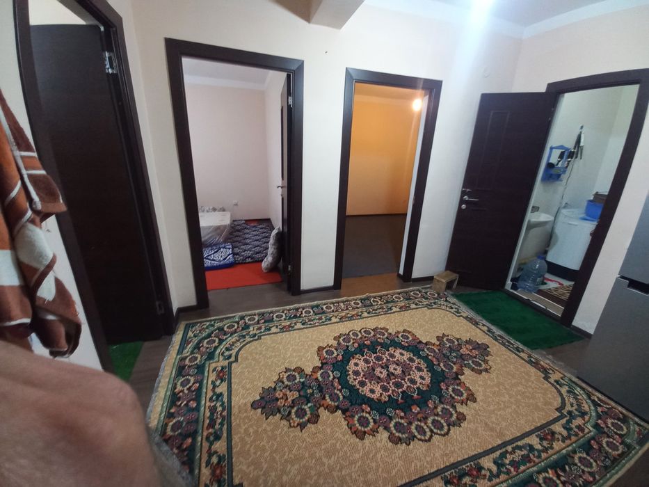 Srochna 3 xonali uyimni sotaman.