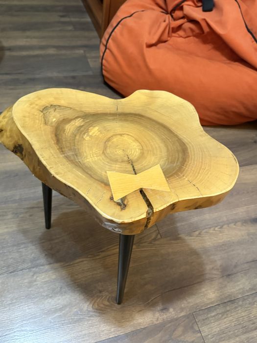 Masuta de cafea din lemn de nuc masiv