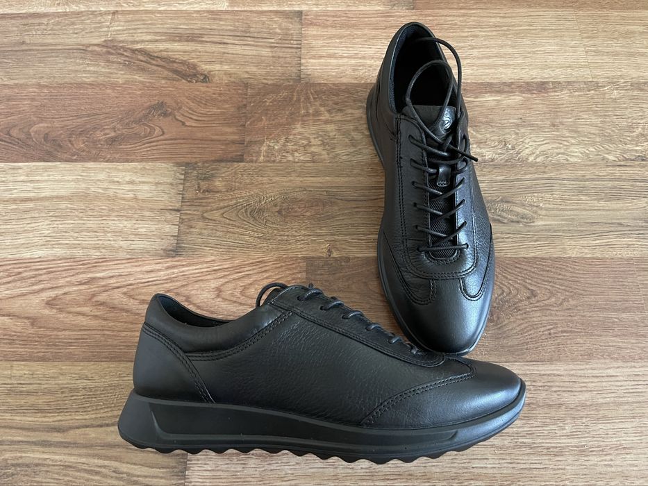 Продам женские ботинки фирмы Ecco