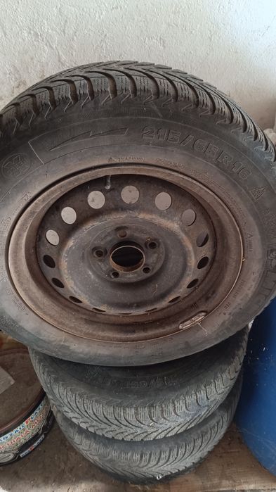 De vânzare jante de tablă pentru Mitsubishi asx 215/65 R 16 plus capace  roți.