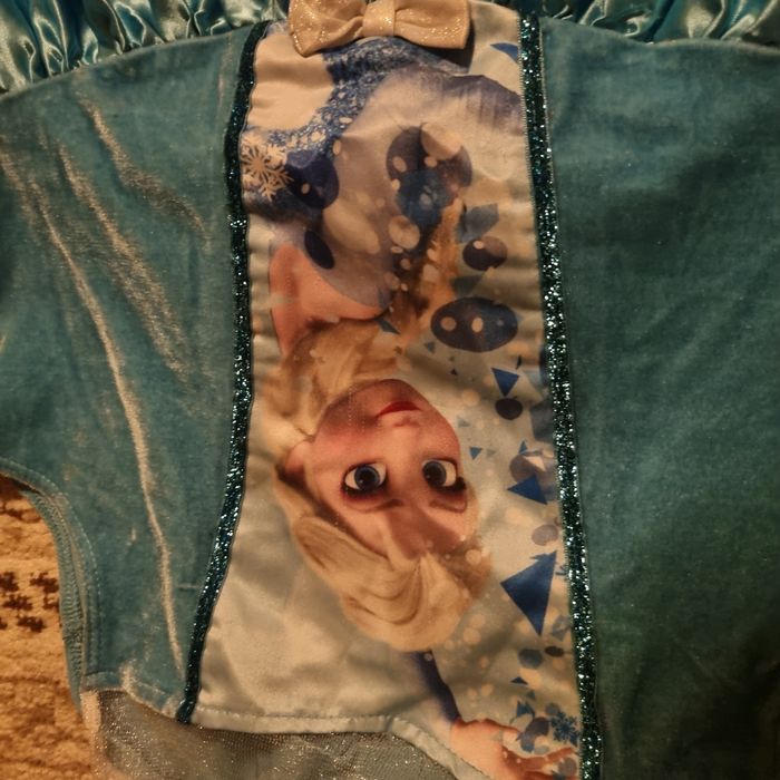 Rochie frumoasă cu Frozen