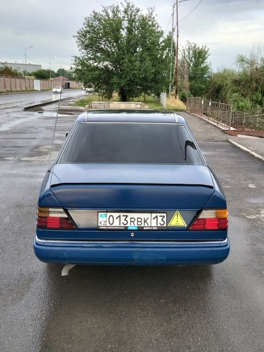 Мерседес Бенз Е230