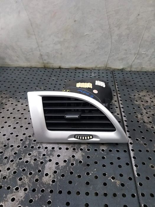 Grila ventilatie bord stanga renault megane 3