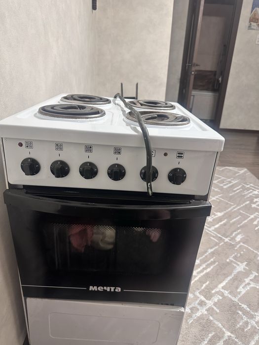 Продам кухонную плиту «Мечта»