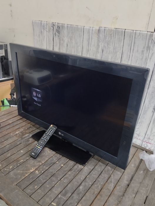 Продавам телевизор Lg 32ка