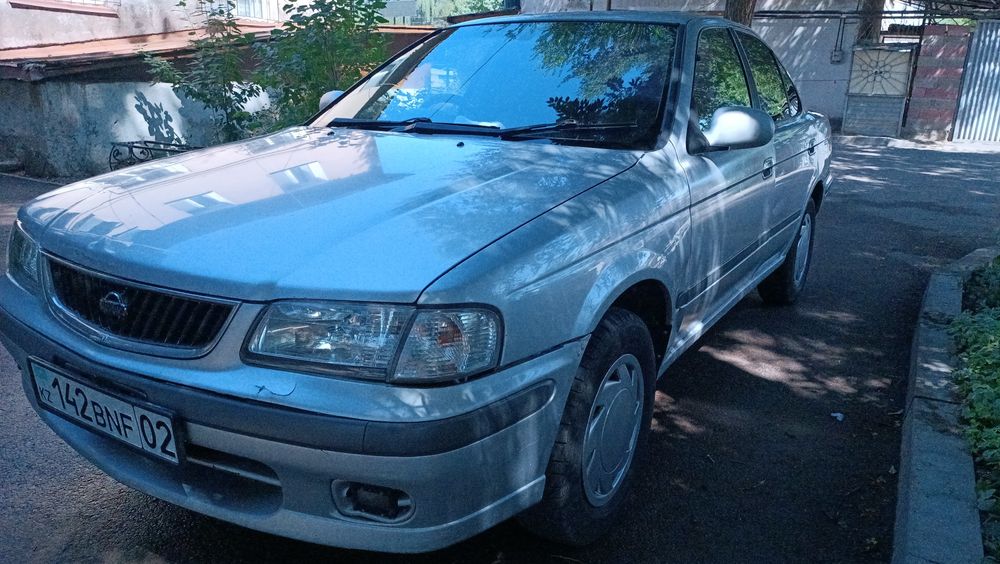 Машина  Nissan sunny