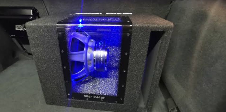 Продам сабвуфер Alpine