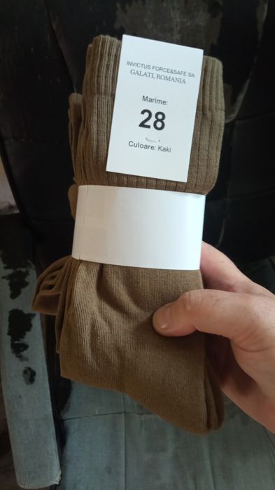 Vând Ținută Armata + bocanci piele întoarsă