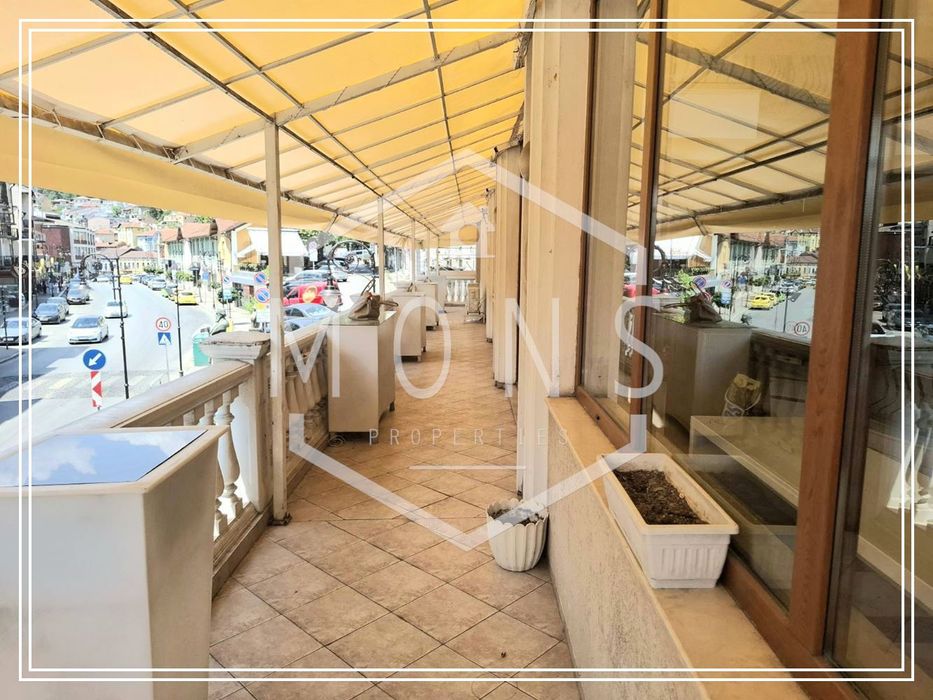 Заведение в Велико Търново-Център площ 107 цена 130000