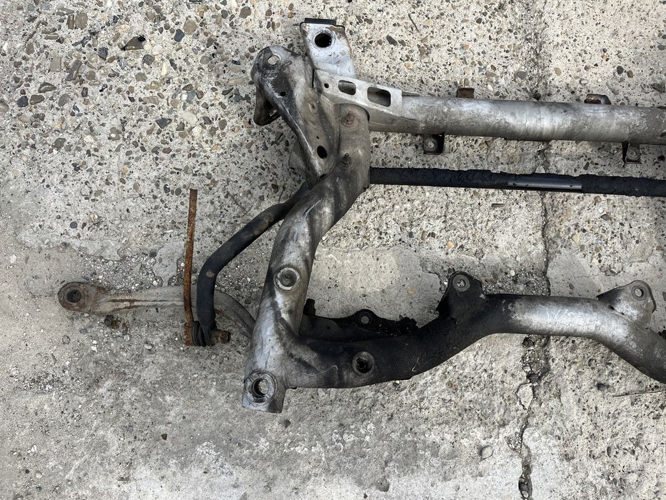 Jug / Cadru motor / Punte fata Mercedes E W212
