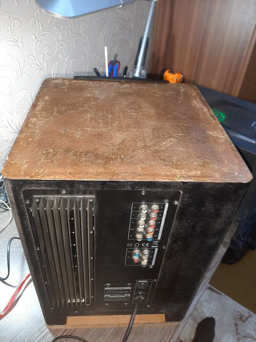 Продаю сабвуфер 5.1 microlab x15