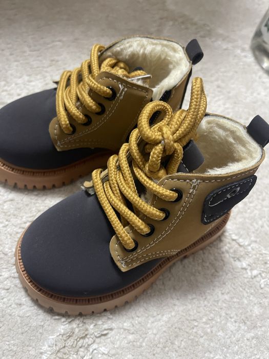 Бебешки обувки  18-19 и21 номер