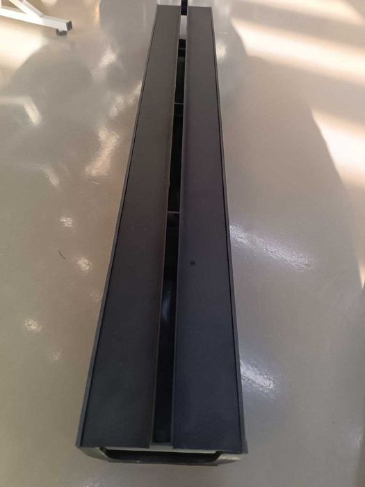 Скрытый лоток для водоотвода пластик с металлической крышкой