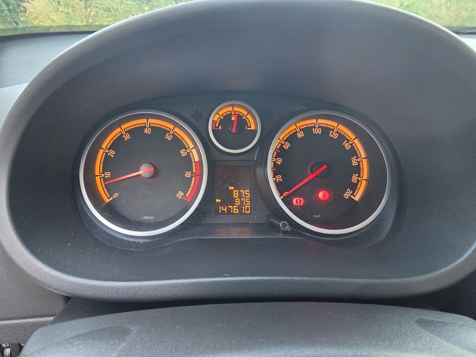 Opel corsa 1.2 2013