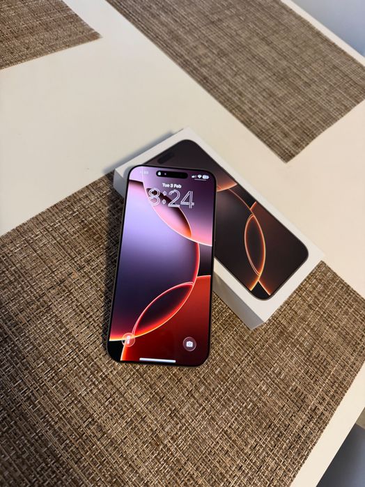 Iphone 16 pro max 256 като нов 100% батерия