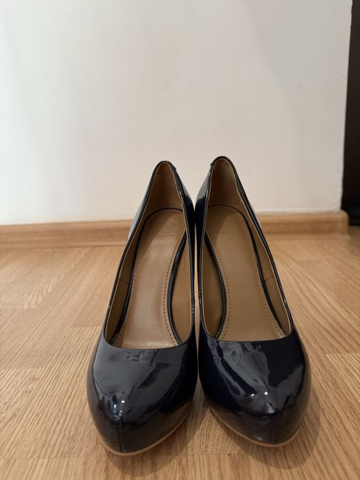 Классическая женская обувь