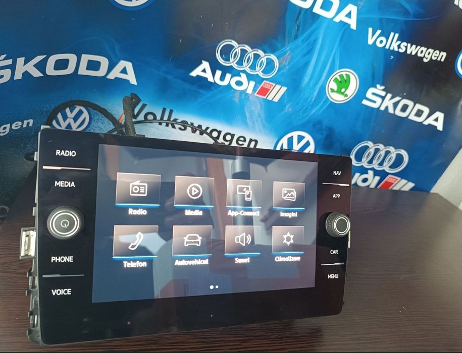 Vând display MIB2 Volkswagen cu montaj inclus – Passat B8 / Golf 7 / T