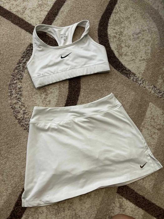 Дамски комплект Nike и потник Nike!