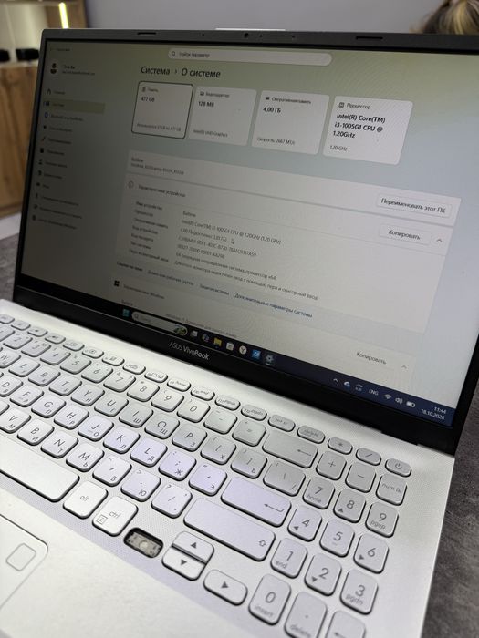 Asus VivoBook i3-10