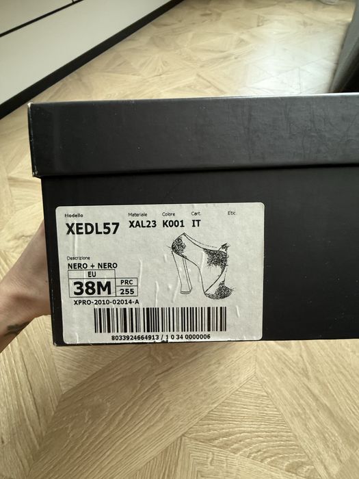 Продам ботильоны EMPORIO ARMANI