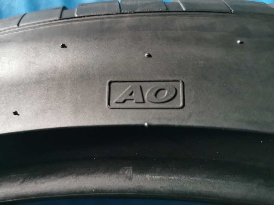 295/35 ZR23 hankook 2 bucati