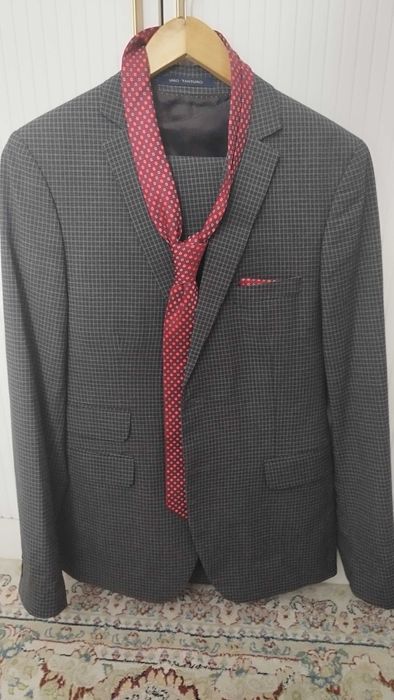 Продам костюм классический