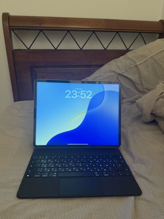 Ipad pro 12.9 (6th generation) m2