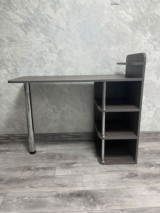 Продам Маникюрный столик