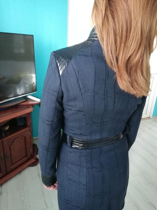 Стилно дамско вълнено палто